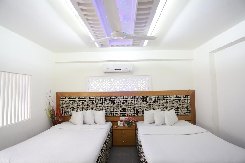 Deluxe Family Room