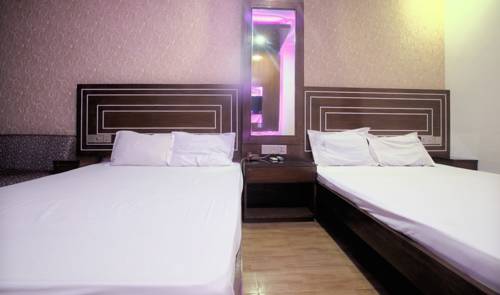 Deluxe Quad Room