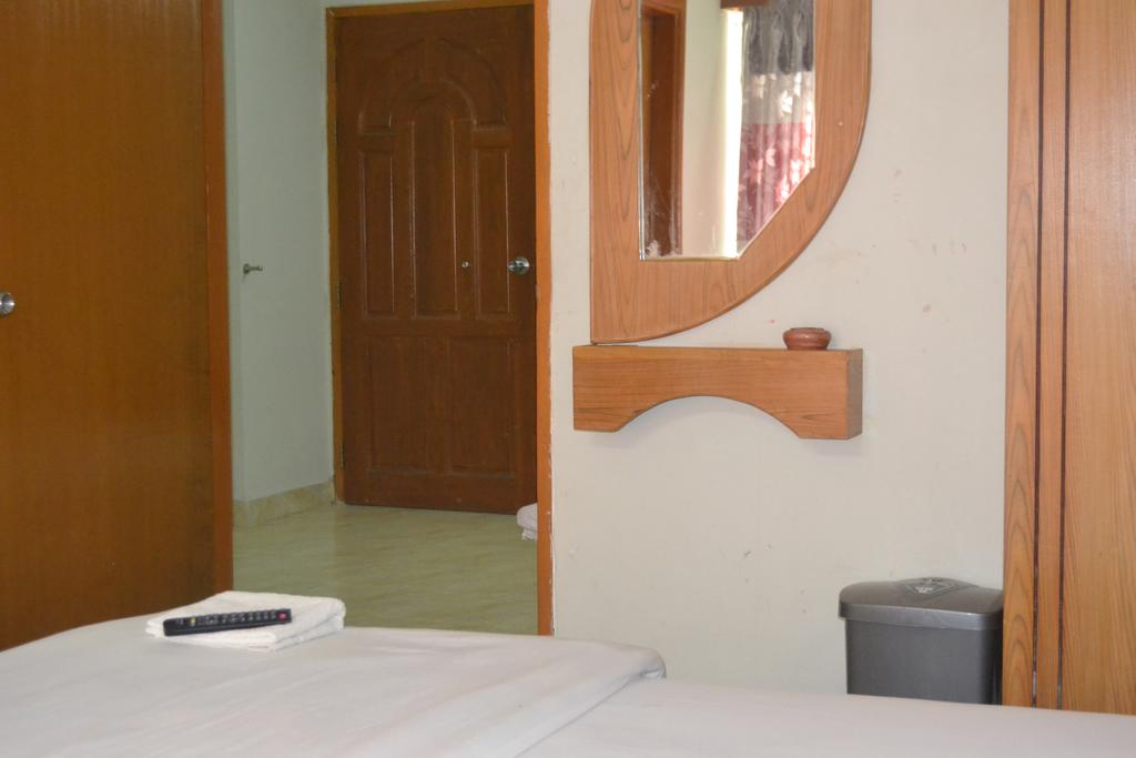Deluxe King Suite