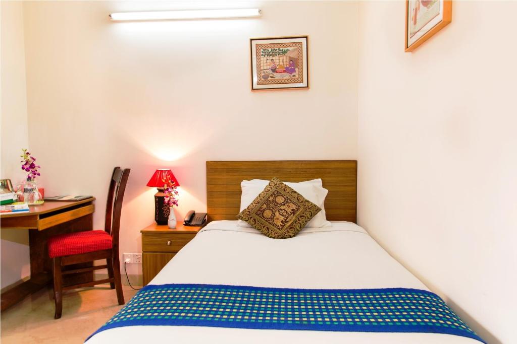 Deluxe Double Room (2 Adults + 1 Child)