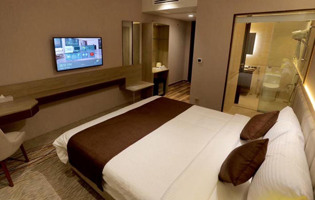 Deluxe King Room
