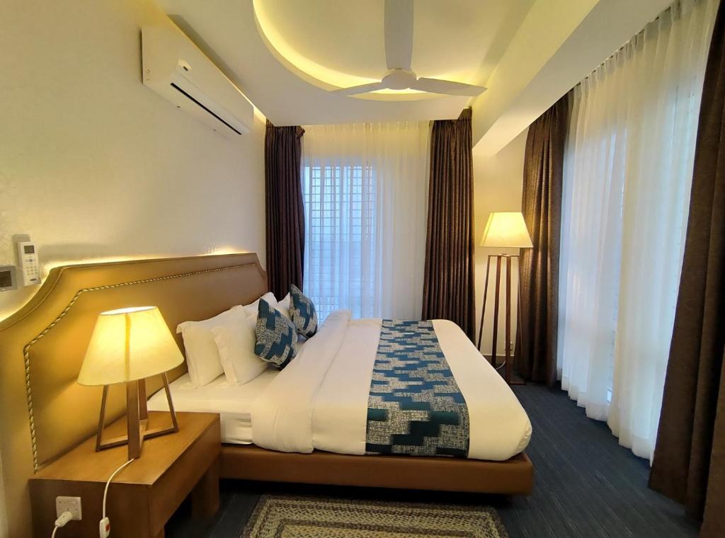 Superior King Suite