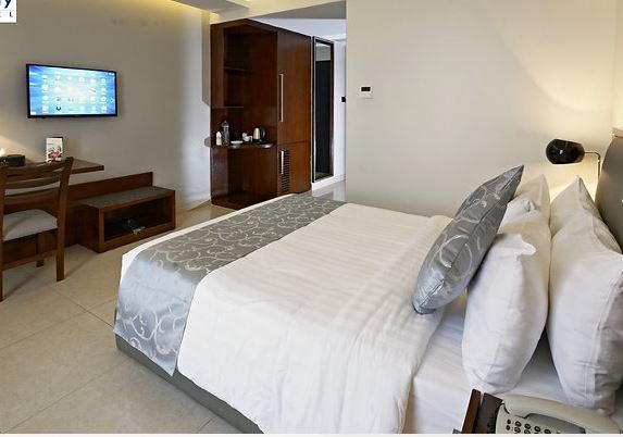 Deluxe Queen Room