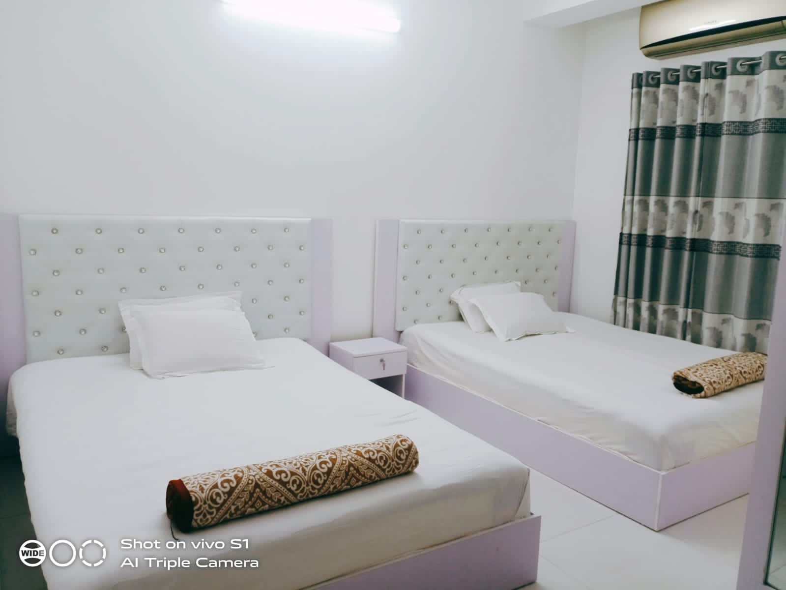 Three Bedded Room