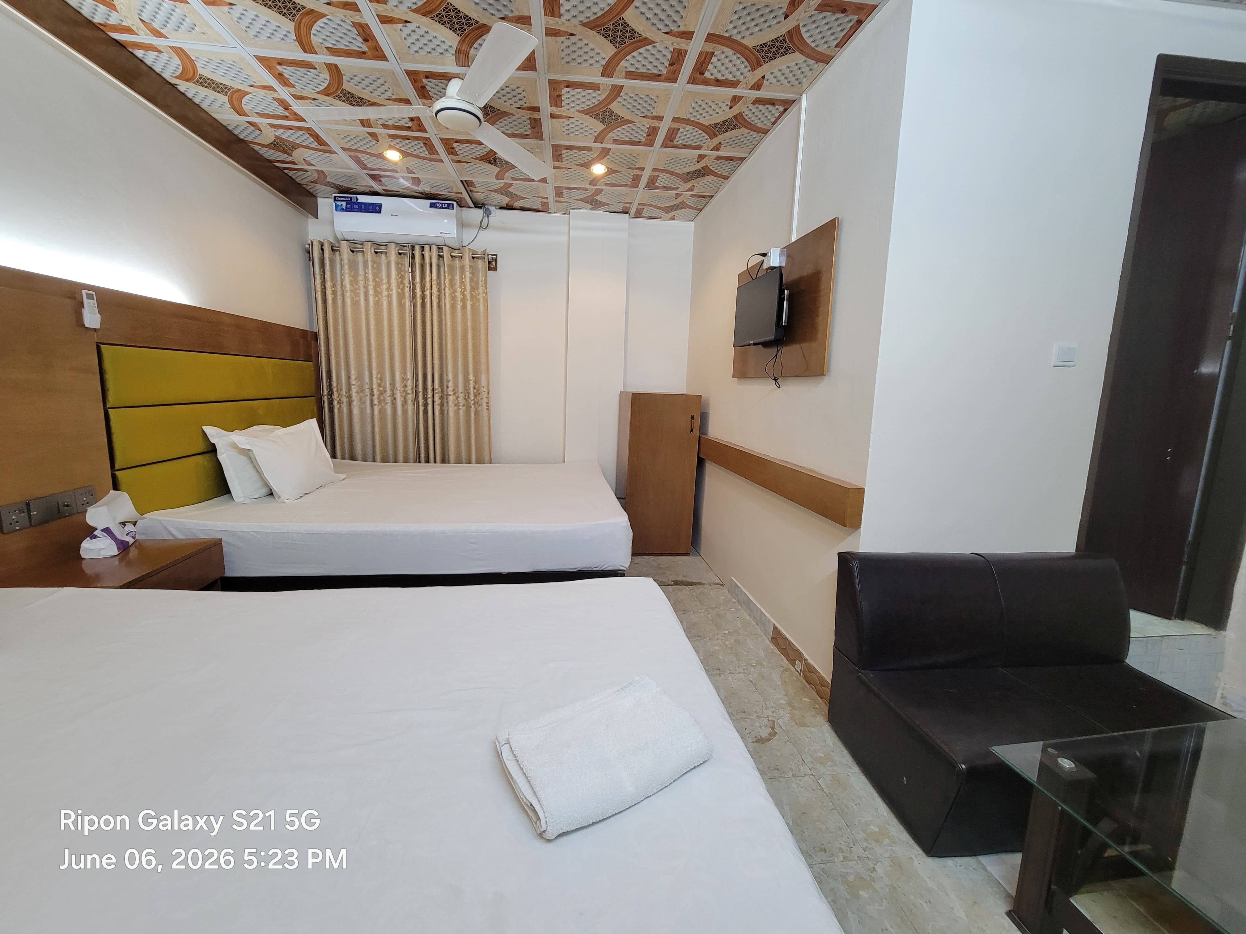 Deluxe Family Room