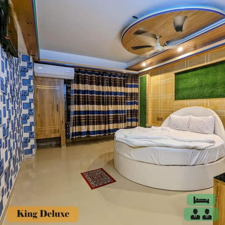 Deluxe King Room