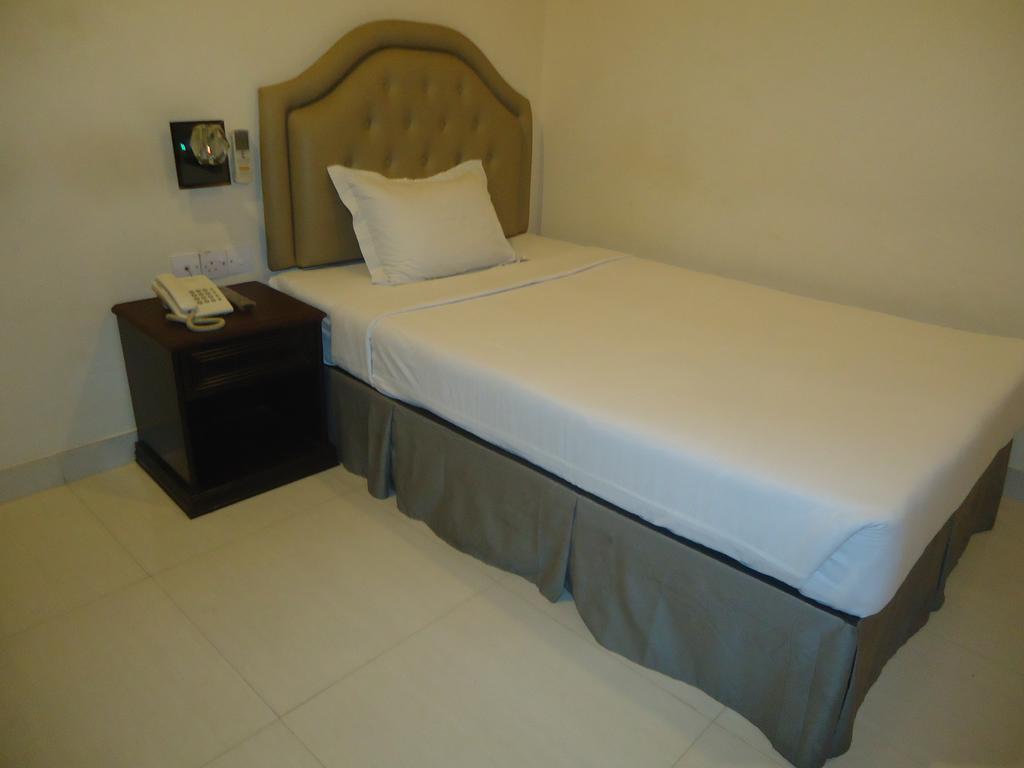 Deluxe Single Room