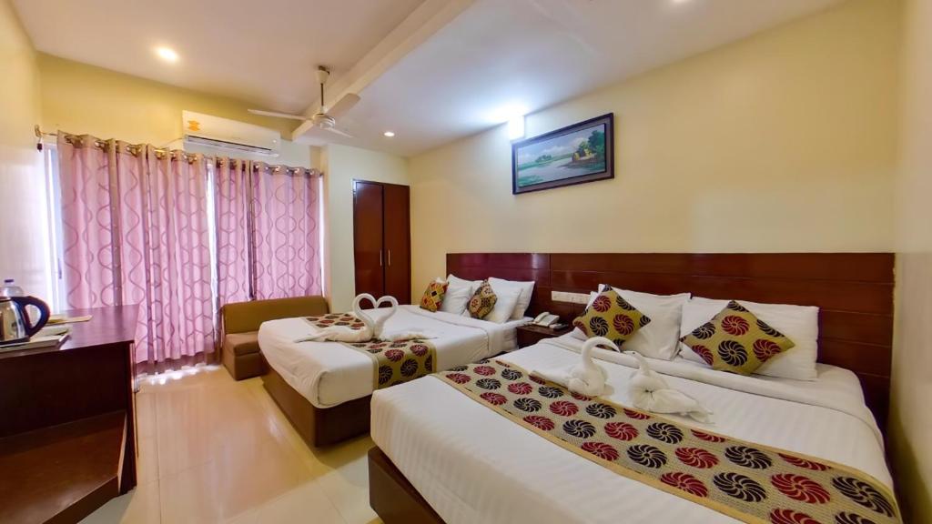 Deluxe Quad Room